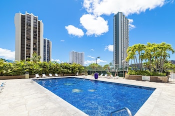 waikiki sunset 2 bedroom with diamond head view and parking