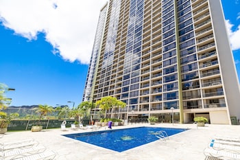 waikiki sunset 2 bedroom with diamond head view and parking