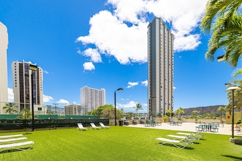 waikiki sunset 2 bedroom with diamond head view and parking