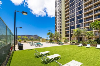 waikiki sunset 2 bedroom with diamond head view and parking