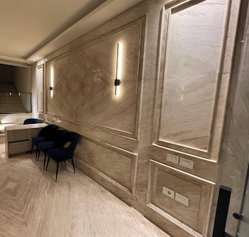 white palace serviced apartments
