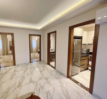 white palace serviced apartments