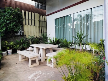 Marni Guesthouse,,2 star