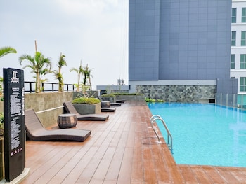 minimalist and serene 1br at bintaro embarcadero apartment