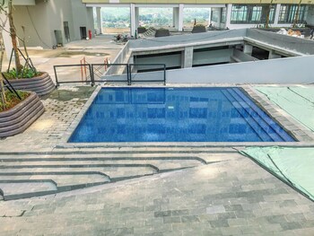 Modern Look 1Br At Lrt City Sentul - Royal Sentul Park Apartment,,3 star