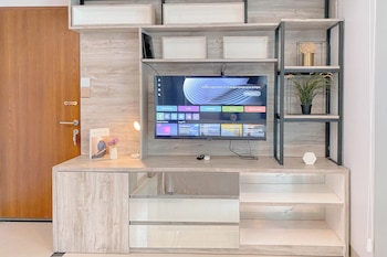 homey and restful studio grand kamala lagoon apartment