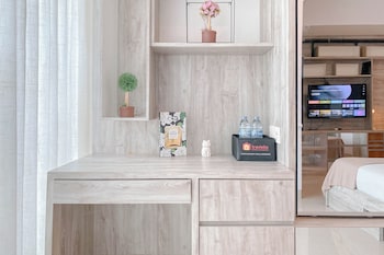 homey and restful studio grand kamala lagoon apartment