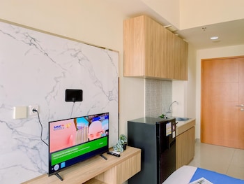 comfy and minimalist studio apartment at evenciio margonda