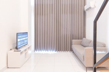 homey and comfy studio loft at kingland avenue apartment