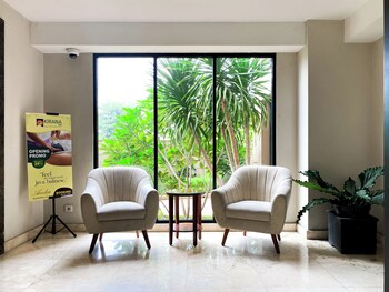 modern look and restful studio at azalea suites apartment