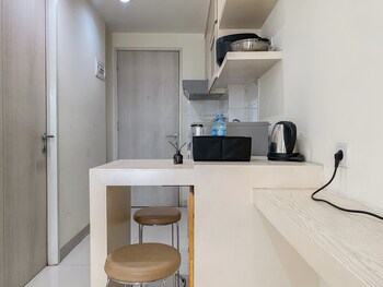 modern look and restful studio at azalea suites apartment