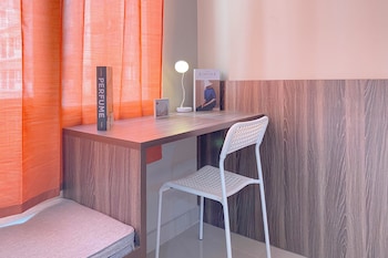 cozy and warm studio at lrt city jatibening apartment