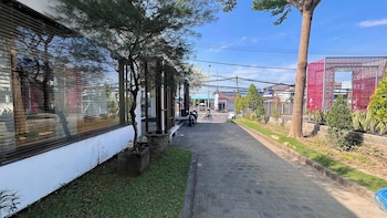 exclusive 2br apartment no kitchen with balcony at skales residence nusa dua bali