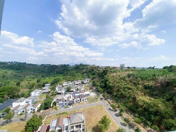 Minimalistic And Cozy Studio Amartha View Apartment,,2 star