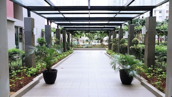 minimalist and cozy 1br green bay pluit apartment