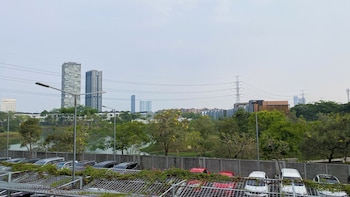 modern look 1br apartment at silkwood residence