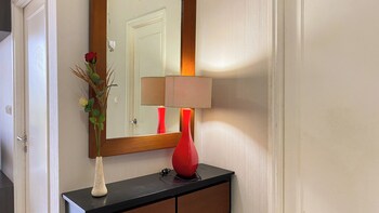 Modern Look 1Br Apartment At Silkwood Residence,,3 star