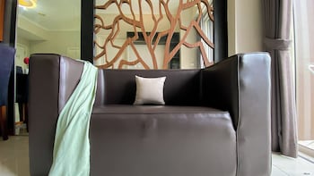 modern look 1br apartment at silkwood residence