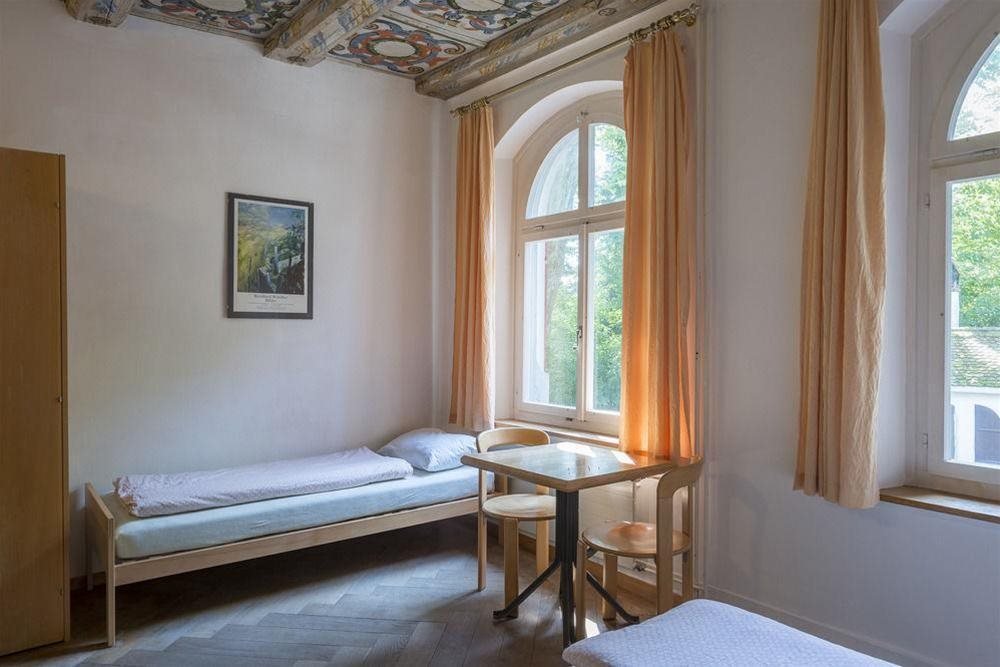 Youth Hostel Schaffhausen,Villmergen>>Schaffhausen,2 star