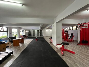lux suites platinum oak residency