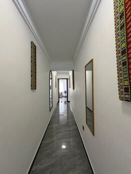 lux suites platinum oak residency