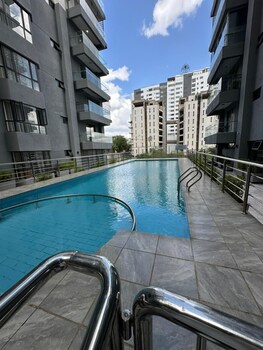 lux suites platinum oak residency