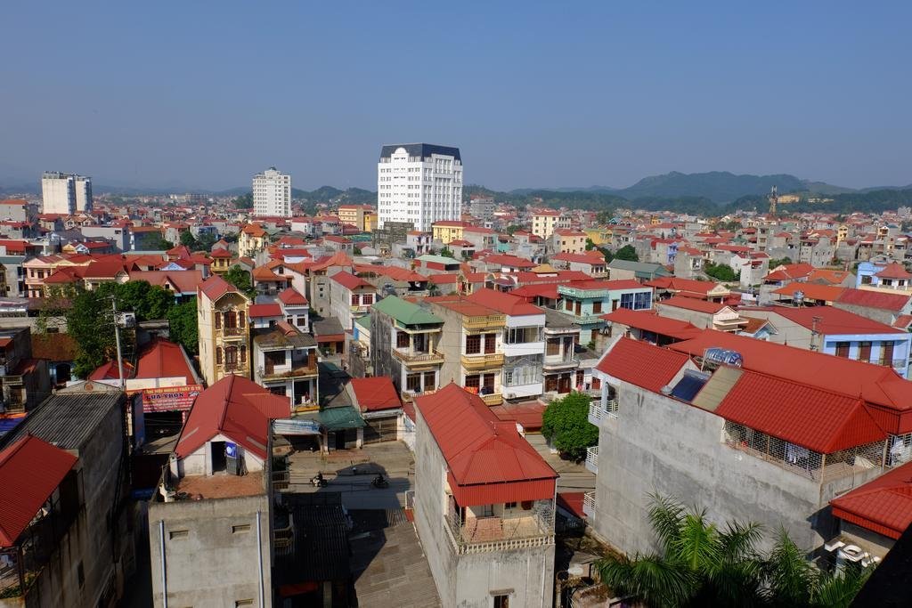 Phu Quy Hotel Near Dong Kinh Market,,4 star