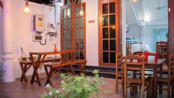 Yash Rest Inn,270 Lewis Pl,3 star