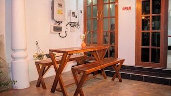 Yash Rest Inn,270 Lewis Pl,3 star