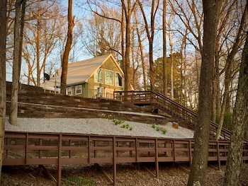 Riverbend Serenity Cabins,,3 star