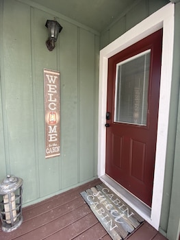 Riverbend Serenity Cabins,,3 star