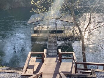 riverbend serenity cabins