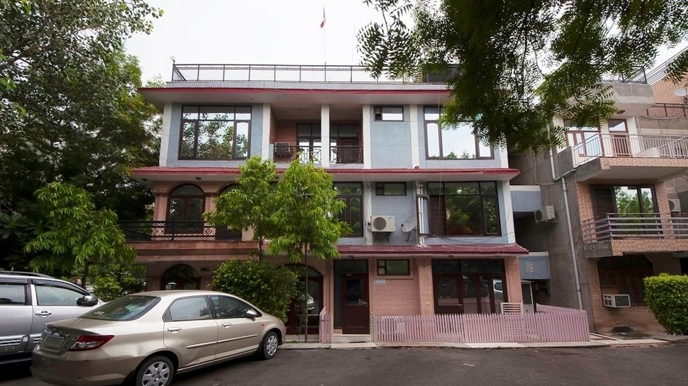 Jmd Residency,Delhi>>Chhatarpur,2.5 star