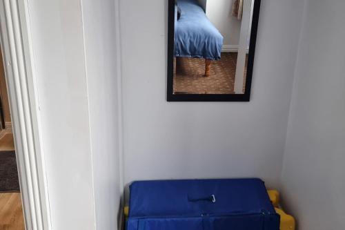 3 bedrooms sleep 7 garden private parking