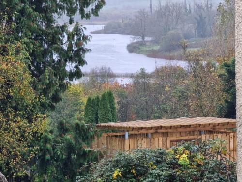 3 bedrooms sleep 7 garden private parking