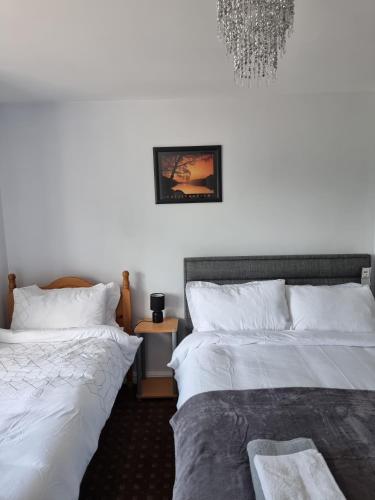 3 bedrooms sleep 7 garden private parking