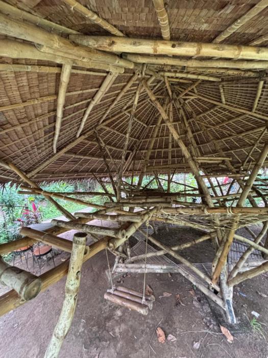 lakwa motel lio beach