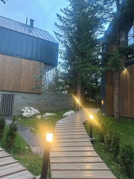 monte pine chalet 1