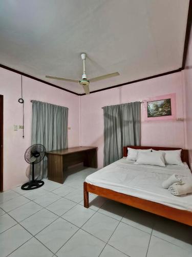 hibiscus dive inn