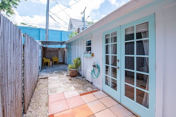 New The Cottage At James House,,2 star