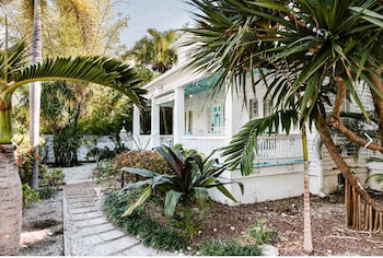 New The Cottage At James House,,2 star