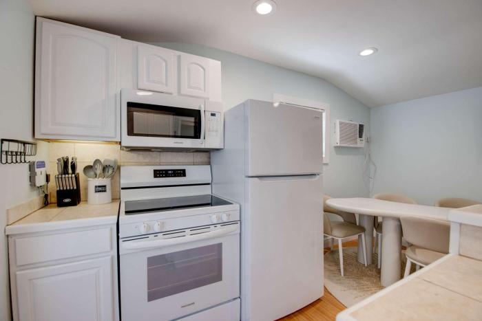 new the cottage at james house