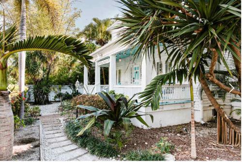 new the cottage at james house