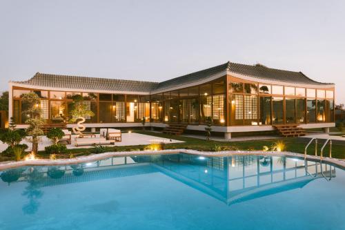 the japanese house by bridge retreats