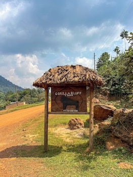 Gorilla Bluff Lodge,,4 star