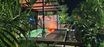 Monkey Cottage,,3 star