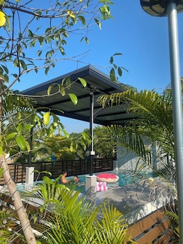Monkey Cottage,,3 star