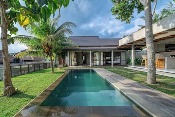 Sola Villa Ubud - 2 Bedrooms,,5 star