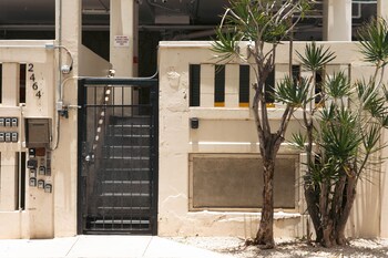 2br 2ba condos in kuhio at waikiki with parking