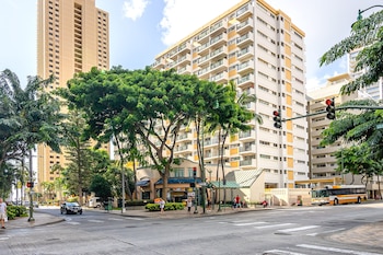 2br 2ba condos in kuhio at waikiki with parking